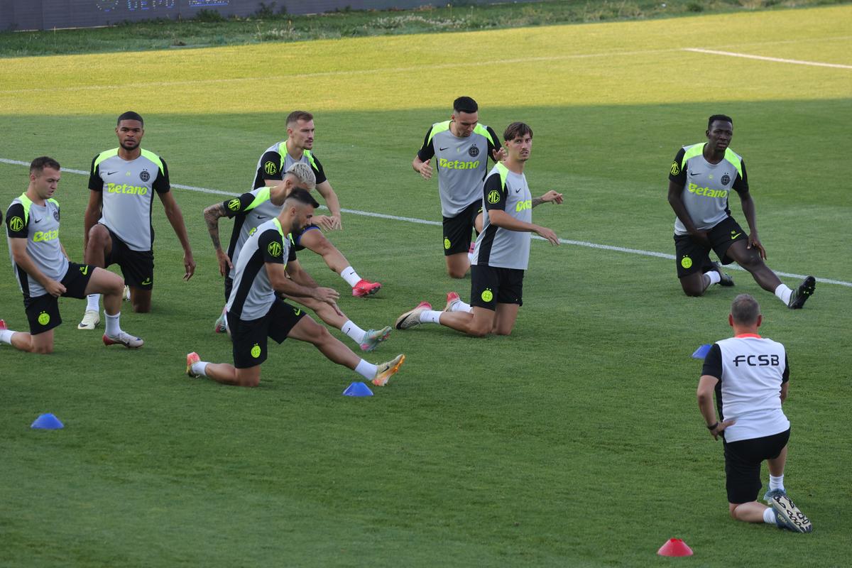 Antrenament FCSB la Priştina