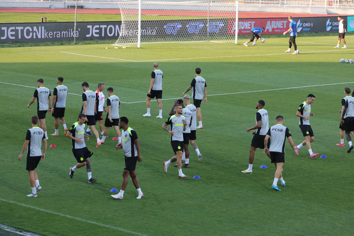 Antrenament FCSB la Priştina