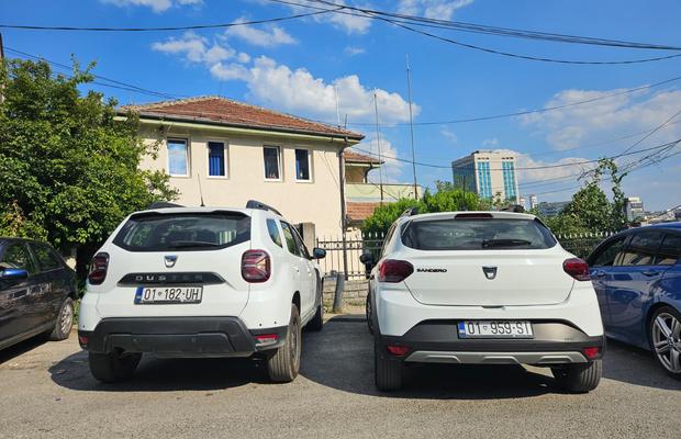 Dacia a cucerit Kosovo: „Nu căutați mai departe!” » De ce este lăudată mașina românească