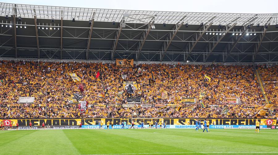 Fanii lui Dynamo Dresda // foto: imago images Interziși pe stadion: clubul german a luat decizia cu privire la creatorii de conținut