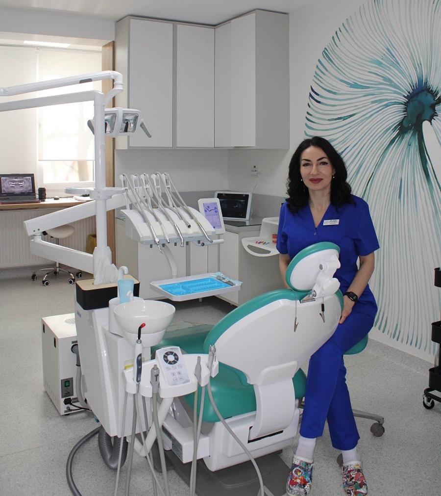 Se poate purta aparat dentar invizibil dacă faci sport? Ce le recomandă adulților activi medicii ortodonți de la Dental Science, București