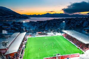 CFR Cluj joacă diseară pe unul dintre cele mai spectaculoase stadioane din lume » Imagini fabuloase cu Aurora Boreală