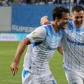 Carlos Mora și Assad Al Hamlawi, sărbătorind al doilea gol din Craiova - KuPS