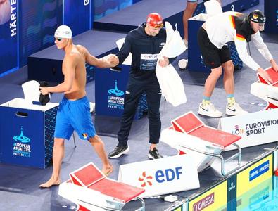 David Popovici, amuzant după calificarea în finală la 200 m liber: „Sunt obișnuit cu 4! Ce ordine, mă, cum sunt astea inversate?”