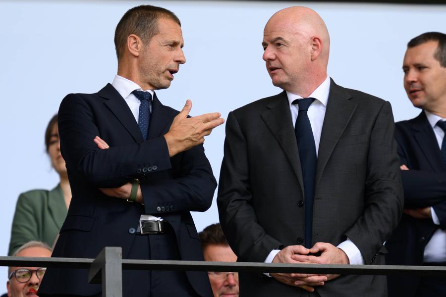 Aleksander Ceferin și Gianni Infantino Ceferin a pus la cale planul pentru a-l detrona pe Infantino » UEFA este gata să schimbe complet fotbalul
