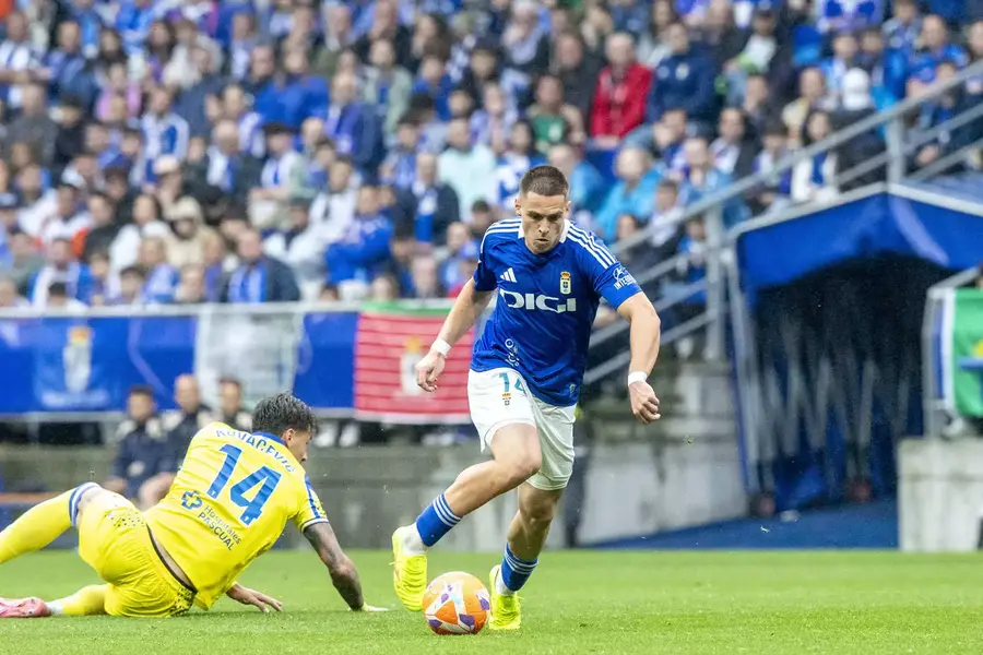 Daniel Paraschiv, contract reziliat cu Real Oviedo Lovitură pentru Daniel Paraschiv: după despărțirea de Rapid, românul a rămas fără contract și în Spania