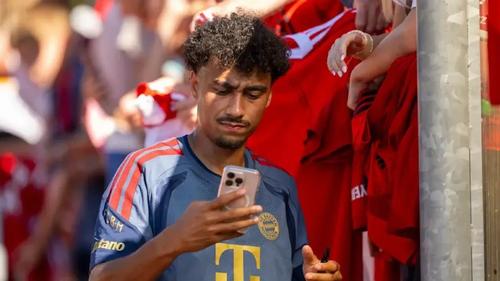 Nathaniel Brown, noua achiziție a lui Bayern, va avea Gemini pe smartphone-ul de serviciu, care va fi un Google Pixel