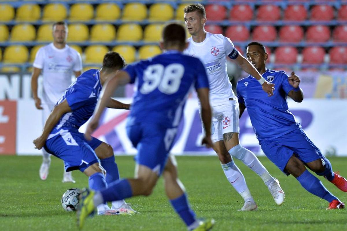 FC VOLUNTARI - FCSB 2-1. Jucătorii lui Toni Petrea, puși la colț: „Omul meciului a fost Eric, care e aproape la fel de gras ca mine”