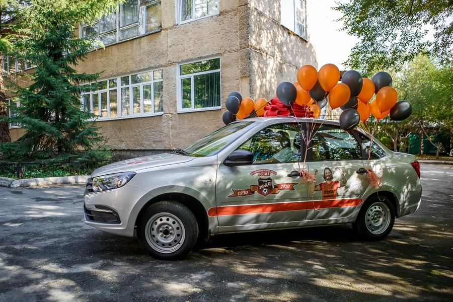 FOTO Eric Bicfalvi, curtat de cel mai important club al Rusiei + Gestul impresionant făcut de jucător pentru spitalul din localitate