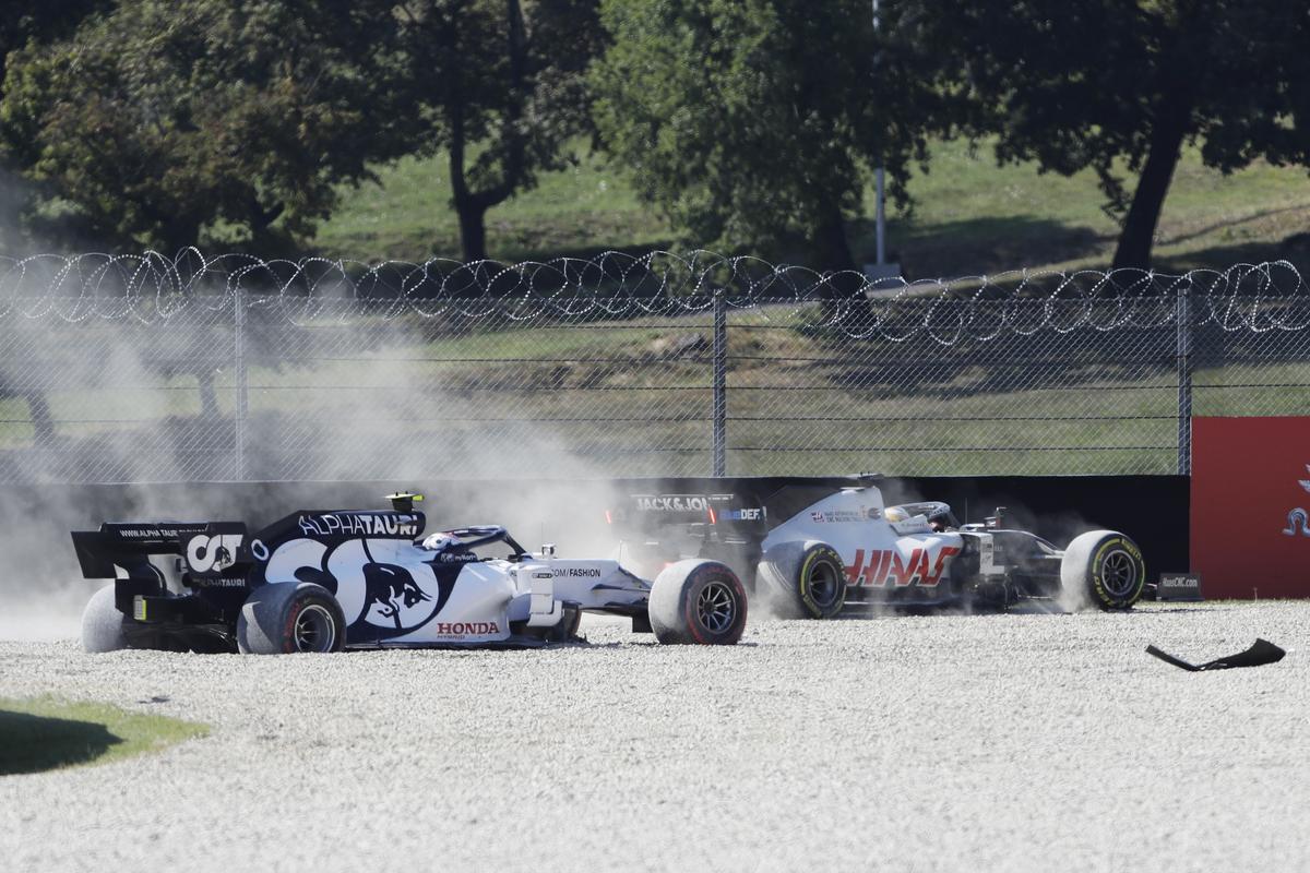 MARELE PREMIU AL TOSCANEI. Lewis Hamilton, victoria 90 a carierei! A câștigat cea mai nebună cursă a sezonului