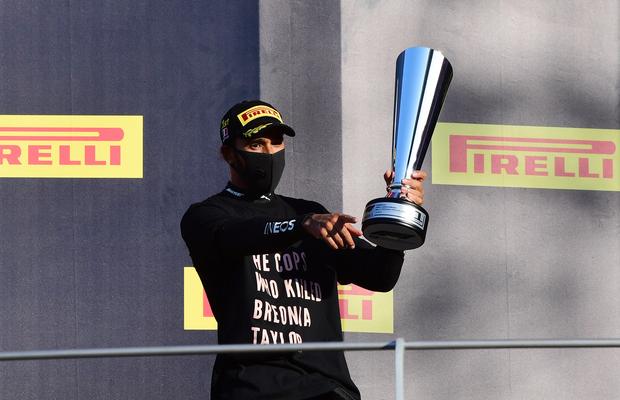MARELE PREMIU AL TOSCANEI. Lewis Hamilton, victoria 90 a carierei! A câștigat cea mai nebună cursă a sezonului