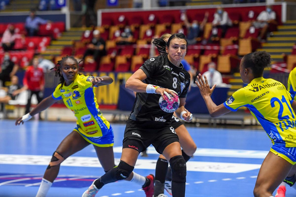 CSM BUCUREȘTI - METZ 31-26. „Tigroaicele” au început furtunos noul sezon din Liga Campionilor! Cristina Neagu, MVP