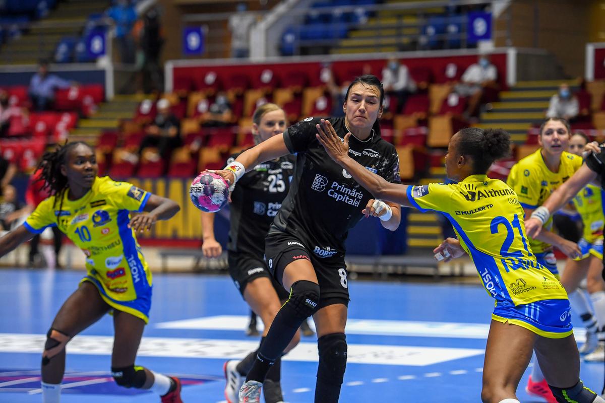 CSM BUCUREȘTI - METZ 31-26. „Tigroaicele” au început furtunos noul sezon din Liga Campionilor! Cristina Neagu, MVP