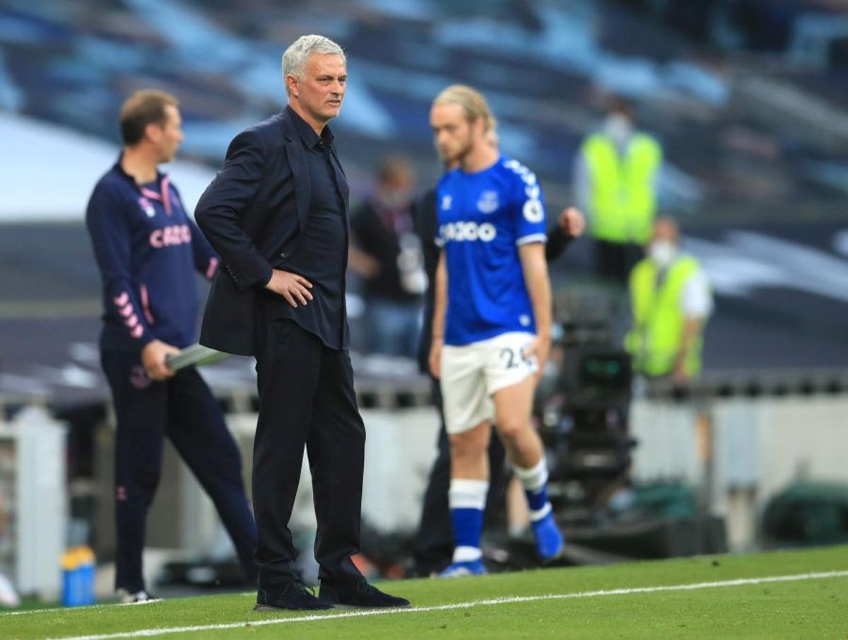FOTO Jose Mourinho, bătut acasă în etapa inaugurală din Premier League!