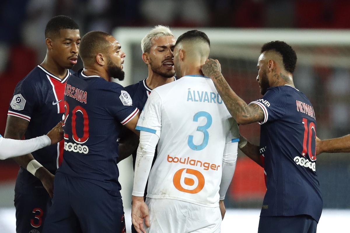 PSG - MARSEILLE 0-1.  Scandalul ia proporții în Ligue 1! Neymar își acuză un adversar de rasism: "Mi-a strigat: «Maimuță nenorocită, fiu de curvă»" + L'Équipe îi face praf pe jucători
