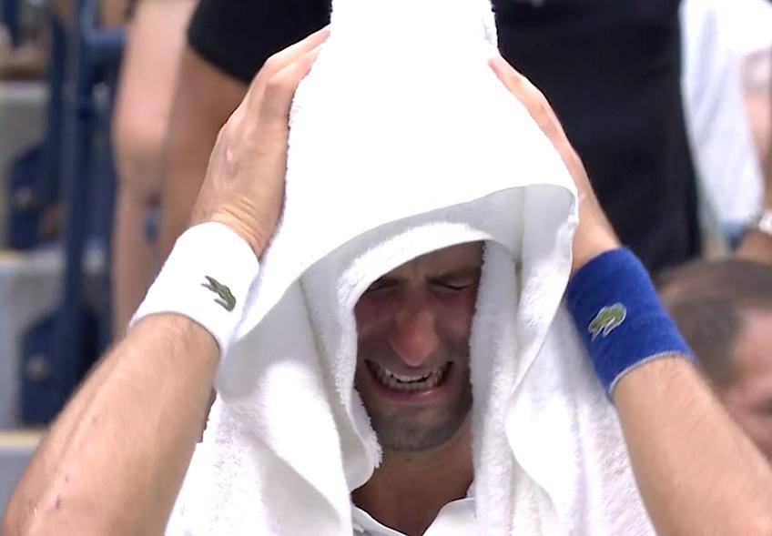 Daniil Medvedev (25 de ani, 2 ATP) l-a învins clar pe Novak Djokovic (34 de ani, 1 ATP), scor 6-4, 6-4, 6-4, în finala de la US Open 2021. Sârbul a izbucnit în lacrimi, înaintea game-ului decisiv.