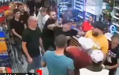 Mai mulți fani steliști au agresat două persoane într-o magazin din Dej, la scurt timp după eșecul suferit de formația lor în etapa cu numărul 6 din Liga 2, scor 1-2 împotriva Unirii.