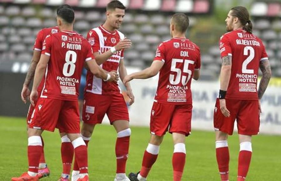 Albentosa, în dreapta, a impresionat la Dinamo în sezonul trecut GSP a aflat cine sunt jucătorii pe care Dinamo vrea să-i transfere de urgență: au început deja discuțiile