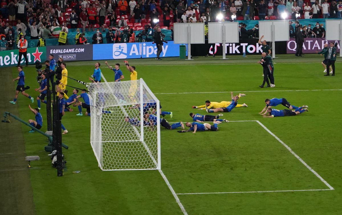 FOTO 50 de fotografii dintr-o experiență senzațională! Cum e sa fii fotoreporter la EURO: 30 de zile, 19 meciuri, 18 echipe, 9 stadioane și o campioană