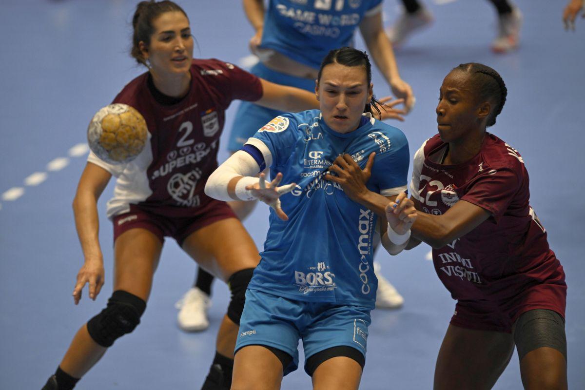 CSM București - Rapid 25-21 » „Tigroaicele”, neînvinse în fața giuleștencelor în 15 dueluri directe