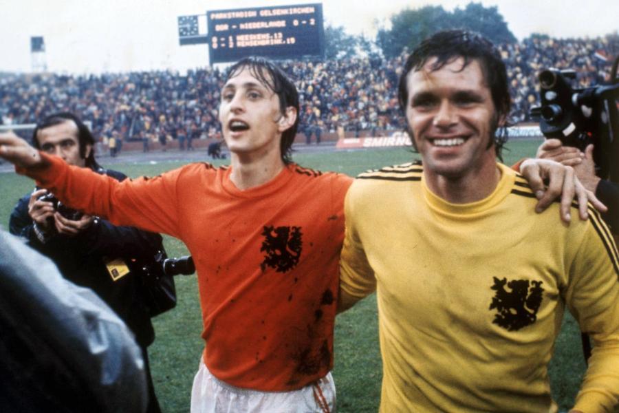 Johan Cruyff și Jan Jongbloed la naționala Olandei (foto: Imago) Portarul Jan, pescar de trăsnete