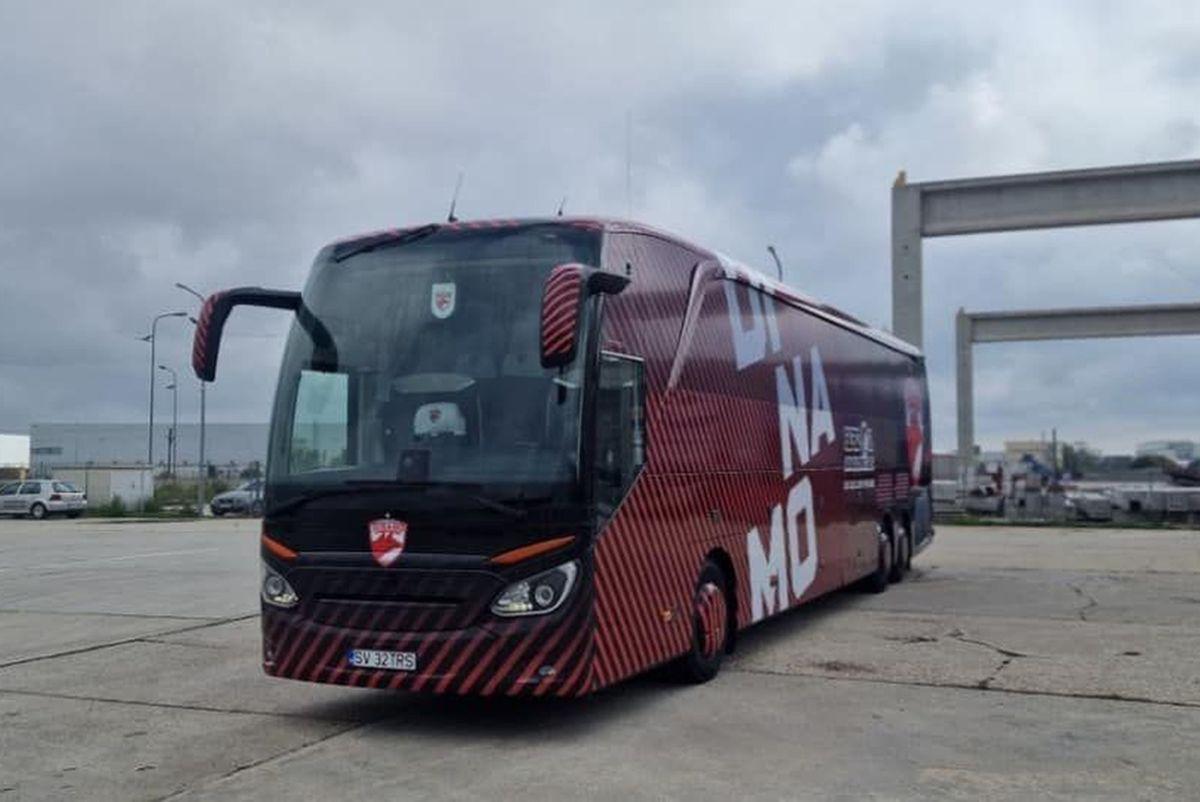 Gafă pe autocarul recolantat al lui Dinamo