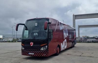 Suporterii au luat foc! Noul autocar al lui Dinamo ar fi fostul celor de la FCSB: „Chiar în halul ăsta îți bați joc de noi?”