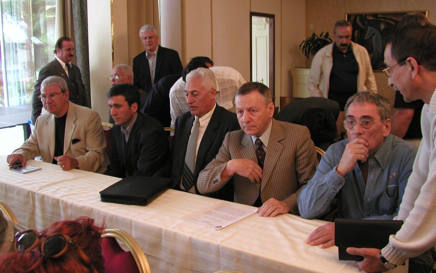 Horia Moculescu, la o conferință de presă alături de Ienei și Gică Hagi Horia Moculescu povestește ce impact a avut Gazeta în viața sa: „Dădeam bănuți să-l oprească, trăiai momentul” + ce s-a întâmplat în Los Angeles, când americanii au văzut-o pe Nadia Comăneci