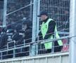 Haos la derby-ul din Germania » Ultrașii i-au atacat pe fotbaliști, poliția a intervenit și a urmat o bătaie generală