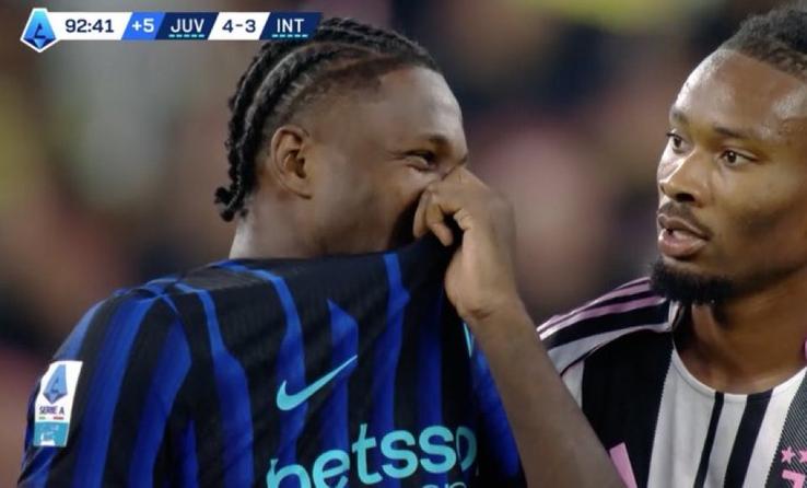 Marcus Thuram, râzând alături de Khephren Thuram