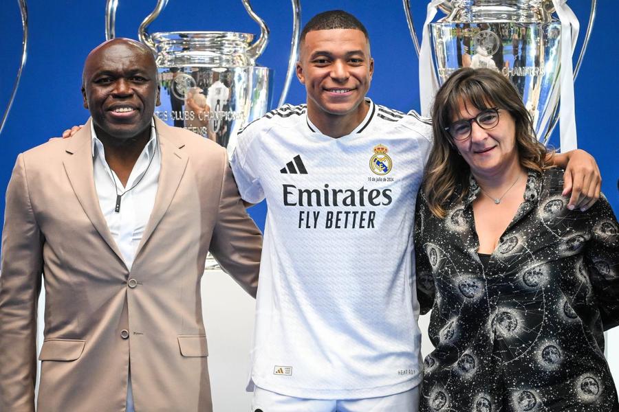 „Chestiile astea mă obosesc” » Fața mai puțin cunoscută a lui Kylian Mbappe! Dezvăluirile mamei lui: „Are 26 de ani și abia acum a descoperit cum să scoată bani de pe card”
