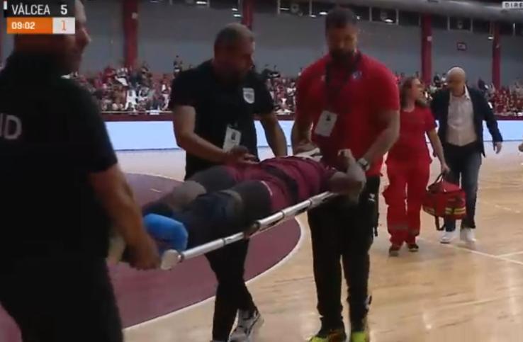 Aissatou Kouyate, accidentare în Rapid - Vâlcea / FOTO: Captură @Pro Arena