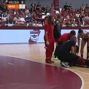 Aissatou Kouyate, accidentare în Rapid - Vâlcea / FOTO: Captură @Pro Arena