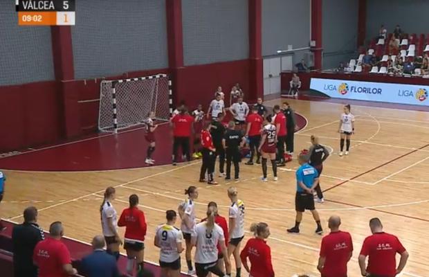 Vești bune despre Aissatou Kouyate, handbalista lovită la cap în meciul Rapid - SCM Rm. Vâlcea