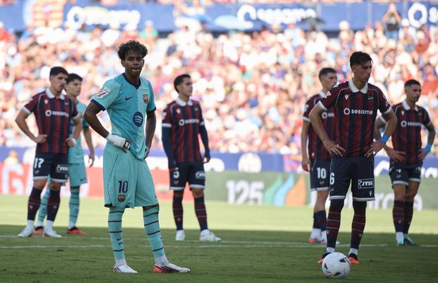 Presa din Spania scrie că UEFA ar putea exclude Barcelona din Liga Campionilor