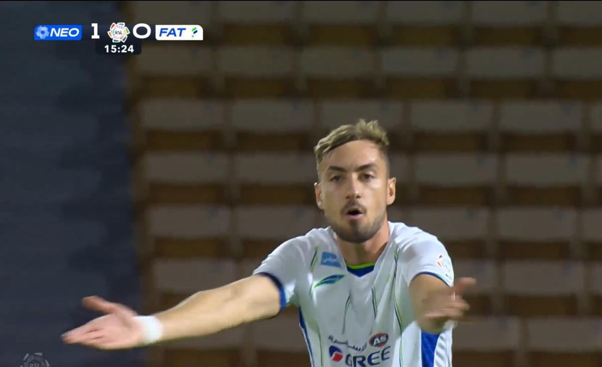 Mihai Lixandru, protagonist în duelul cu echipa lui Alexandre Lacazette » Decizia arbitrului l-a scos din minți