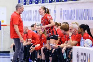Metz - Gloria Bistrița » Scorul capătă proporții INCREDIBILE, Viver e furios: „Fetelor, nu se poate așa!”