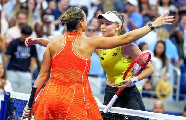 Sabalenka o provoacă pe Rybakina: „Să văd dacă îmi poate lua și asta!”