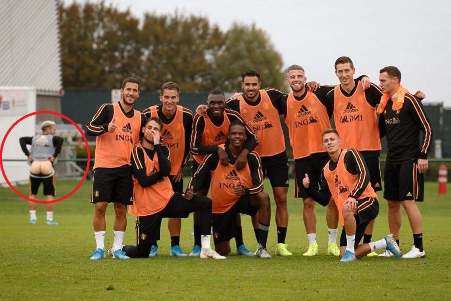 Și-a dat jos șortul! Dries Mertens le-a stricat poza colegilor din „naționala” Belgiei :D
