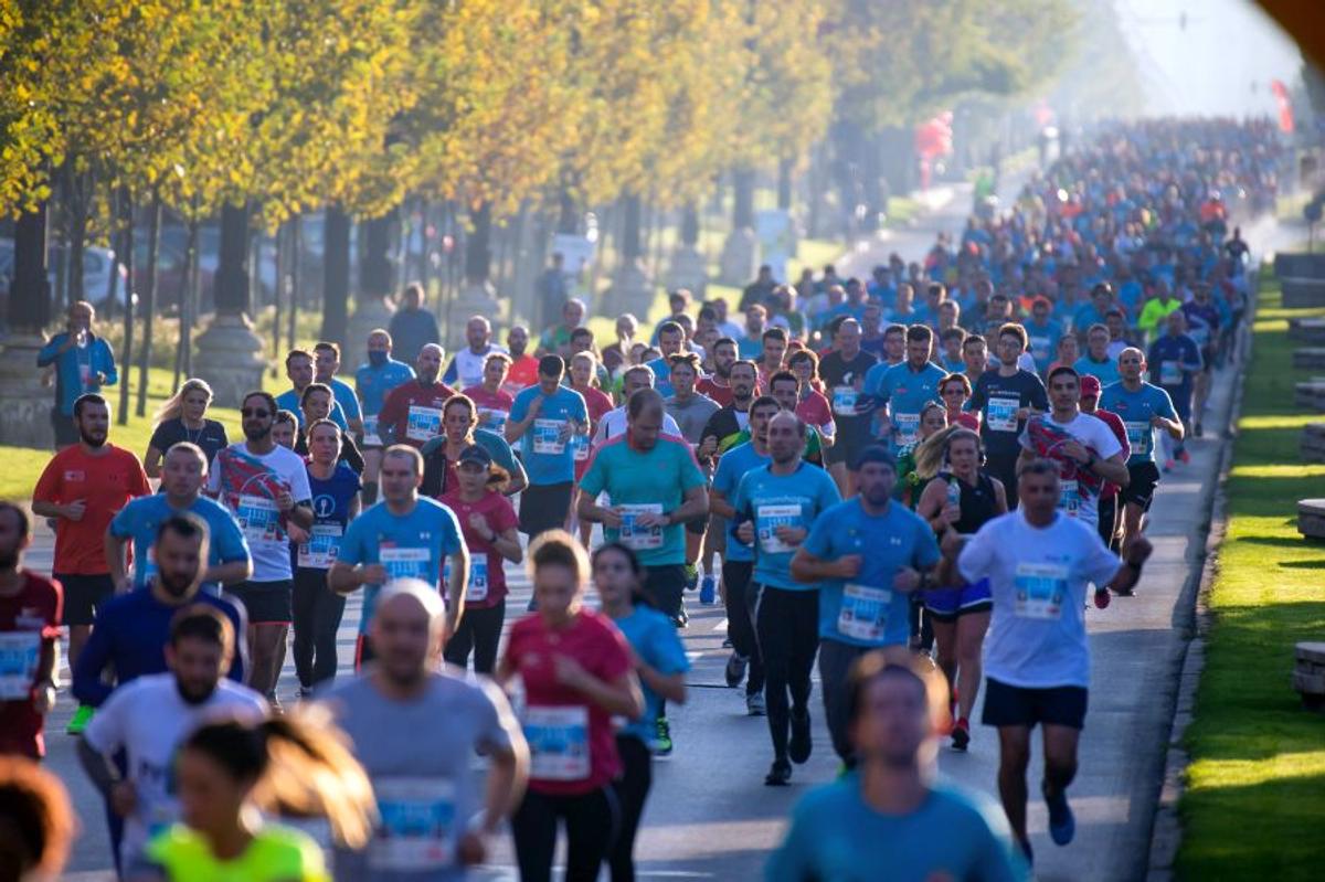 MARATONUL BUCUREȘTI // FOTO Sărbătoare pe străzile Capitalei: iată câștigătorii Maratonului de la București