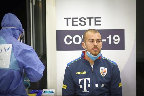 Testele pentru COVID-19 efectuate de delegația României au ieșit negativ // foto: frf.ro