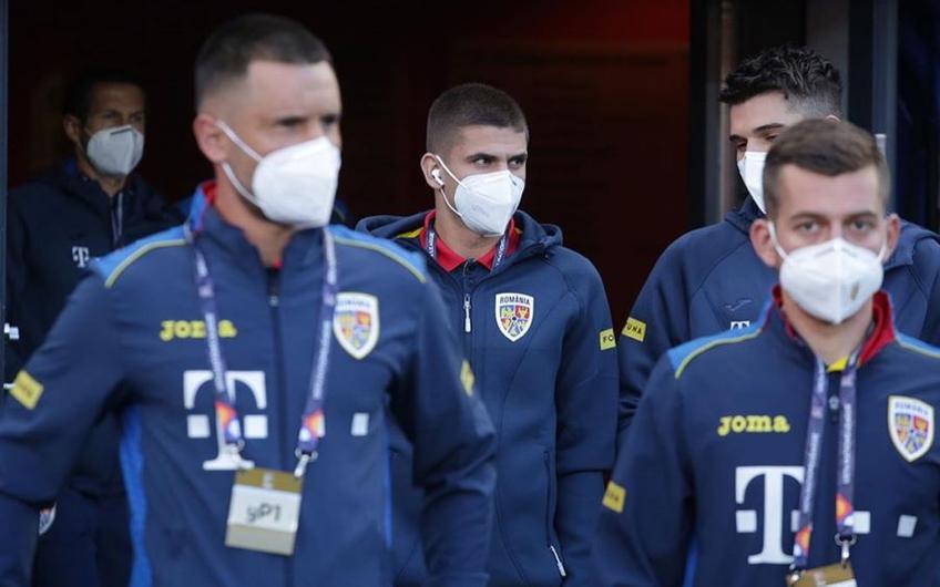 Sergiu Hanca (28 de ani, extremă dreapta) și Dragoș Grigore (34, stoper) sunt indisponibili pentru meciul României de miercuri cu Austria, în urma unor accidentări. Aceștia au părăsit deja cantonamentul de la Mogoșoaia.