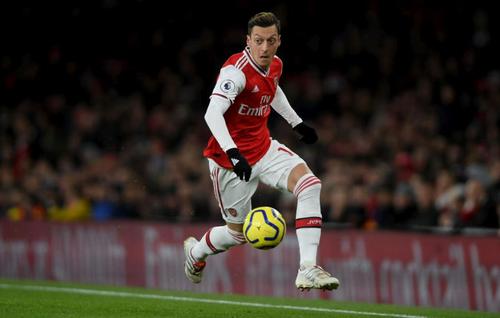 Mesut Ozil (31 de ani, mijlocaș ofensiv) nu a mai jucat din luna martie pentru Arsenal, însă de curând a încasat un cec uriaș din partea „tunarilor”.