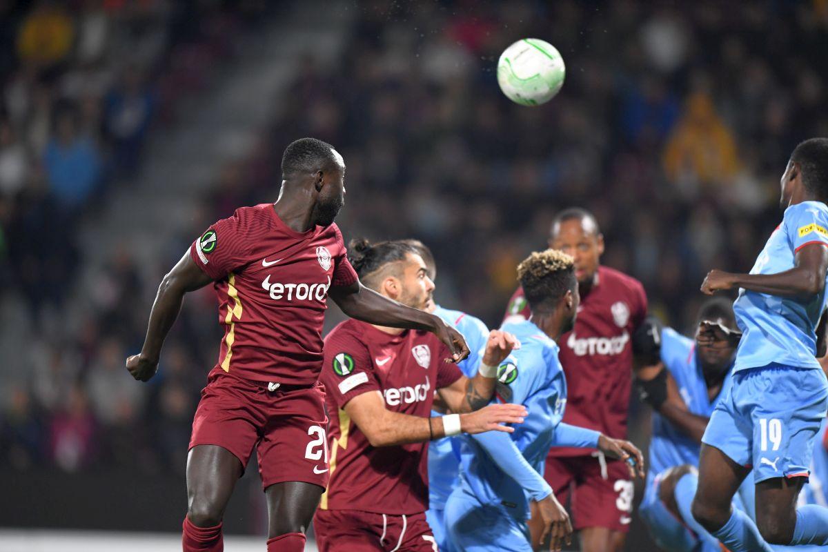 Imaginea serii după CFR Cluj - Slavia Praga » Bătuți a doua oară de campioană, cehii au îngenuncheat la finalul meciului