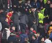 Imagini care vă pot afecta emoțional » CFR Cluj - Slavia, întrerupt 15 minute, după ce unui spectator i s-a făcut rău