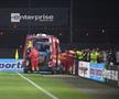 Imagini care vă pot afecta emoțional » CFR Cluj - Slavia, întrerupt 15 minute, după ce unui spectator i s-a făcut rău
