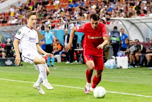 Risto Radunovic (foto) este unul dintre jucătorii care îi vor lipsi FCSB-ului cu Silkeborg // foto: Imago Images