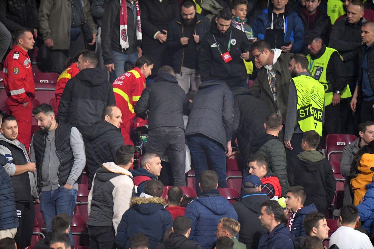 Imaginea serii după CFR Cluj - Slavia Praga » Bătuți a doua oară de campioană, cehii au îngenuncheat la finalul meciului