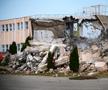 Vizită pe șantierul viitoarei arene de 100 de milioane de euro de la Pitești » Tribunele au fost demolate, urmează să fie pusă la pământ „oficiala”