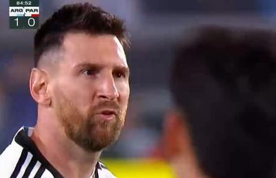 Lionel Messi, scuipat de un fost jucător al Barcelonei! „Nici măcar nu știu cine este. Nu-i dau importanță, ar deveni cunoscut”
